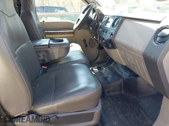 ✅ 2009 Ford F-250 XL • VIN: 1FTNF21589EB19599 • Лот: 44761750. Опубликован ранее на IAAI с пробегом 353 033 миль. Бесплатный доступ к архиву аукционных продаж из США и подробный отчёт об истории автомобиля на DreamBid. Изображение 5.