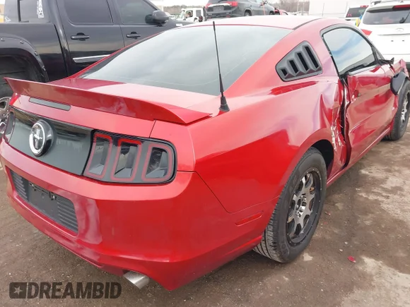 ✅ 2013 Ford Mustang V6 • VIN: 1ZVBP8AM4D5228738 • Lot: 44104892. Wystawiony na IAAI z przebiegiem 144 382 mil. Bezpłatny archiwum sprzedaży aukcyjnych z USA i szczegółowy raport historii pojazdu na DreamBid. Zdjęcie 4.