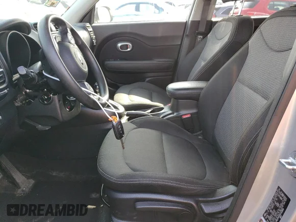 ✅ 2017 Kia Soul + • VIN: KNDJP3A59H7413694 • Лот: 43436853. Опубліковано раніше на Copart з пробігом 63 962 миль. Безкоштовний доступ до архіву аукціонних продажів зі США та докладний звіт про історію автомобіля на DreamBid. Зображення 7.
