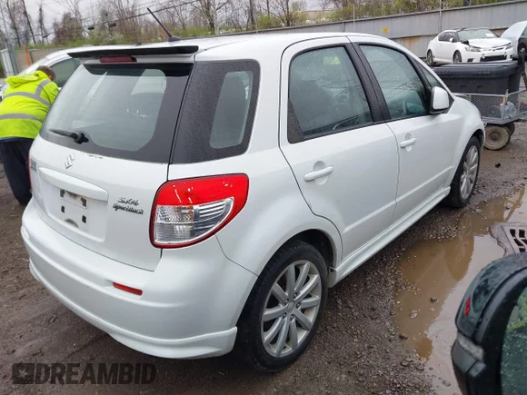 ✅ 2013 Suzuki SX4 Sportback • VIN: JS2YA5A57D6100094 • Lot: 41908423. Wystawiony na IAAI z przebiegiem 126 628 mil. Bezpłatny archiwum sprzedaży aukcyjnych z USA i szczegółowy raport historii pojazdu na DreamBid. Zdjęcie 4.