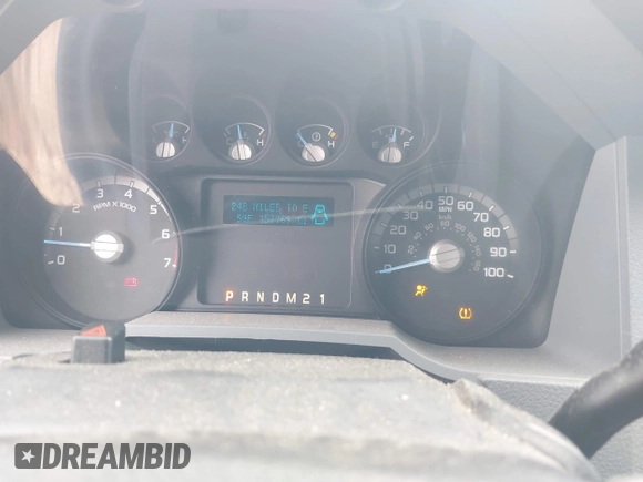 ✅ 2014 Ford F-250 XL • VIN: 1FTBF2A62EEA83611 • Lot: 44310405. Wystawiony na IAAI z przebiegiem 157 769 mil. Bezpłatny archiwum sprzedaży aukcyjnych z USA i szczegółowy raport historii pojazdu na DreamBid. Zdjęcie 7.