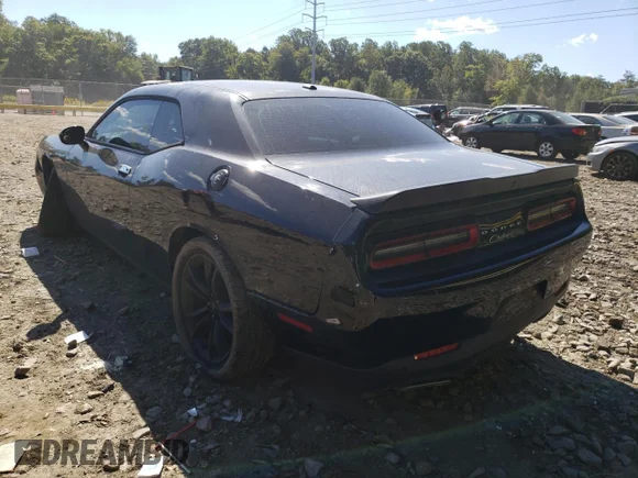 ✅ 2018 Dodge Challenger SXT Plus • VIN: 2C3CDZAG6JH118458 • Лот: 61078182. Опубликован ранее на Copart с пробегом 21 522 миль. Бесплатный доступ к архиву аукционных продаж из США и подробный отчёт об истории автомобиля на DreamBid. Изображение 3.