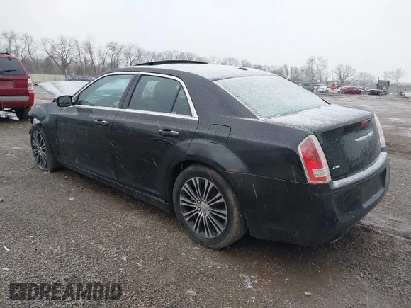 ✅ 2013 Chrysler 300 S • VIN: 2C3CCAGG2DH659829 • Лот: 41726809. Опубліковано раніше на IAAI з пробігом 149 908 миль. Безкоштовний доступ до архіву аукціонних продажів зі США та докладний звіт про історію автомобіля на DreamBid. Зображення 3.