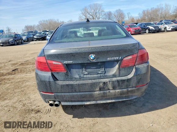 ✅ 2013 BMW 5 Series 528i xDrive • VIN: WBAXH5C51DD107713 • Lot: 46964236. Wystawiony na Copart z przebiegiem 114 999 mil. Bezpłatny archiwum sprzedaży aukcyjnych z USA i szczegółowy raport historii pojazdu na DreamBid. Zdjęcie 6.