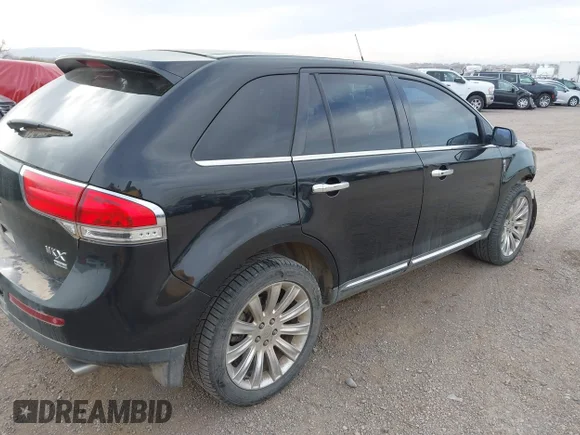 ✅ 2013 Lincoln MKX • VIN: 2LMDJ8JK3DBL03792 • Lot: 41812646. Wystawiony na IAAI z przebiegiem 199 962 mil. Bezpłatny archiwum sprzedaży aukcyjnych z USA i szczegółowy raport historii pojazdu na DreamBid. Zdjęcie 4.