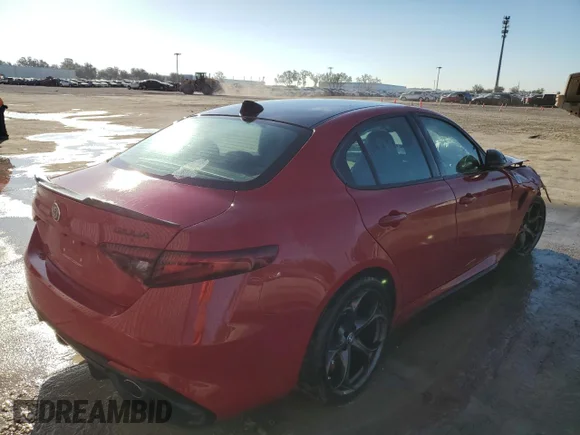 ✅ 2019 Alfa Romeo Giulia Quadrifoglio • VIN: ZARFAMEV6K7620306 • Lot: 73551362. Wystawiony na Copart z przebiegiem Nie podano. Bezpłatny archiwum sprzedaży aukcyjnych z USA i szczegółowy raport historii pojazdu na DreamBid. Zdjęcie 3.