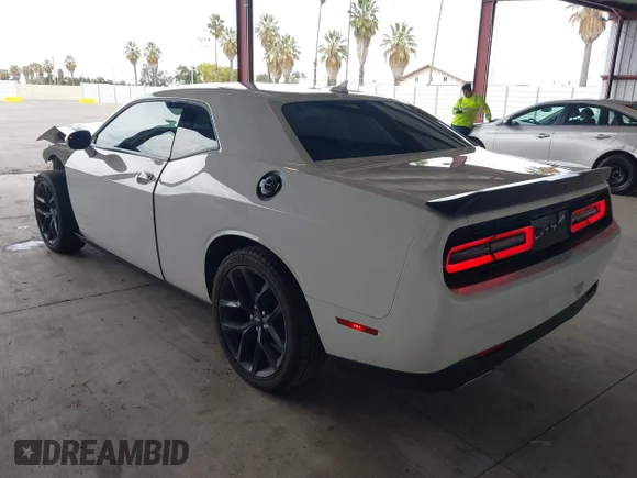 ✅ 2022 Dodge Challenger SXT • VIN: 2C3CDZAG8NH175640 • Lot: 44469338. Wystawiony na IAAI z przebiegiem 58 034 mil. Bezpłatny archiwum sprzedaży aukcyjnych z USA i szczegółowy raport historii pojazdu na DreamBid. Zdjęcie 3.