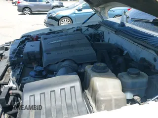 ✅ 2008 Lincoln Navigator • VIN: 5LMFL28558LJ14849 • Lot: 42098321. Wystawiony na IAAI z przebiegiem 160 895 mil. Bezpłatny archiwum sprzedaży aukcyjnych z USA i szczegółowy raport historii pojazdu na DreamBid. Zdjęcie 14.