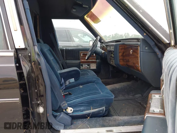 ✅ 1989 Cadillac Brougham • VIN: 1G6DW51Y6KR730868 • Lot: 42315431. Wystawiony na IAAI z przebiegiem 90 027 mil. Bezpłatny archiwum sprzedaży aukcyjnych z USA i szczegółowy raport historii pojazdu na DreamBid. Zdjęcie 5.