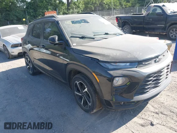 ✅ 2022 Chevrolet TrailBlazer RS • VIN: KL79MTSL6NB111889 • Лот: 45296040. Опубликован ранее на IAAI с пробегом 76 003 миль. Бесплатный доступ к архиву аукционных продаж из США и подробный отчёт об истории автомобиля на DreamBid. Изображение 1.