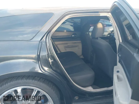 ✅ 2006 Dodge Magnum • VIN: 2D4FV47V16H415825 • Lot: 44898127. Listed on IAAI with 190,051 mi. Free auction sales archive from the USA and detailed vehicle history report at DreamBid. Image 8.