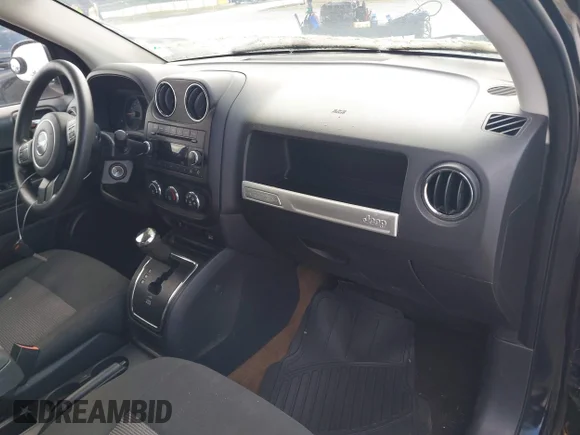 ✅ 2015 Jeep Compass Altitude • VIN: 1C4NJCBA8FD143628 • Лот: 45002432. Опубліковано раніше на IAAI з пробігом 106 105 миль. Безкоштовний доступ до архіву аукціонних продажів зі США та докладний звіт про історію автомобіля на DreamBid. Зображення 5.