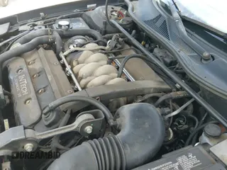 ✅ 1999 Lincoln Continental • VIN: 1LNHM97V5XY711570 • Lot: 42845650. Wystawiony na IAAI z przebiegiem 99 355 mil. Bezpłatny archiwum sprzedaży aukcyjnych z USA i szczegółowy raport historii pojazdu na DreamBid. Zdjęcie 19.