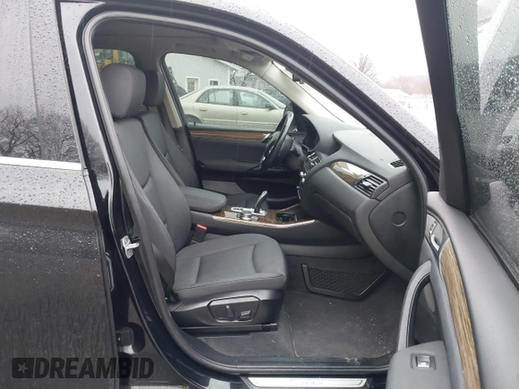 ✅ 2017 BMW X3 xDrive28i • VIN: 5UXWX9C36H0W73773 • Lot: 44525174. Wystawiony na IAAI z przebiegiem 96 245 mil. Bezpłatny archiwum sprzedaży aukcyjnych z USA i szczegółowy raport historii pojazdu na DreamBid. Zdjęcie 5.