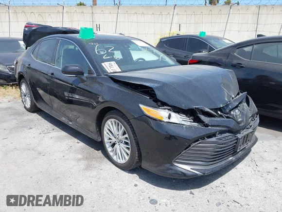 ✅ 2018 Toyota Camry XLE • VIN: 4T1B11HK5JU504826 • Lot: 45099702. Wystawiony na IAAI z przebiegiem 29 180 mil. Bezpłatny archiwum sprzedaży aukcyjnych z USA i szczegółowy raport historii pojazdu na DreamBid. Zdjęcie 1.