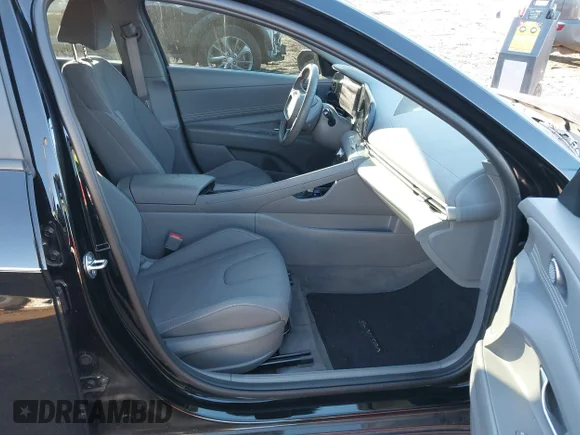 ✅ 2023 Hyundai Elantra SEL • VIN: KMHLS4AG4PU517388 • Lot: 43914236. Wystawiony na IAAI z przebiegiem 39 031 mil. Bezpłatny archiwum sprzedaży aukcyjnych z USA i szczegółowy raport historii pojazdu na DreamBid. Zdjęcie 5.