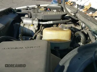 ✅ 2002 GMC Sierra 2500HD SLE • VIN: 1GTHC29152E111490 • Lot: 43653436. Listed on IAAI with 256,971 mi. Free auction sales archive from the USA and detailed vehicle history report at DreamBid. Image 18.