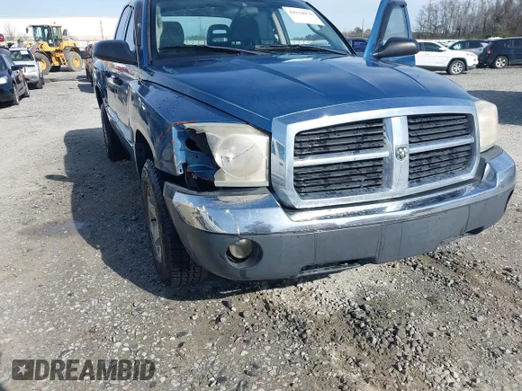 ✅ 2005 Dodge Dakota SLT • VIN: 1D7HE48K95S287373 • Lot: 44118078. Wystawiony na IAAI z przebiegiem 165 472 mil. Bezpłatny archiwum sprzedaży aukcyjnych z USA i szczegółowy raport historii pojazdu na DreamBid. Zdjęcie 6.