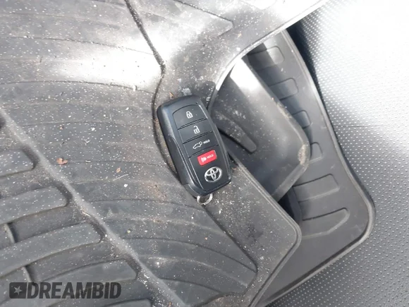 ✅ 2023 Toyota Prius LE • VIN: JTDADABUXP3001132 • Lot: 41251113. Wystawiony na IAAI z przebiegiem 6 754 mil. Bezpłatny archiwum sprzedaży aukcyjnych z USA i szczegółowy raport historii pojazdu na DreamBid. Zdjęcie 11.