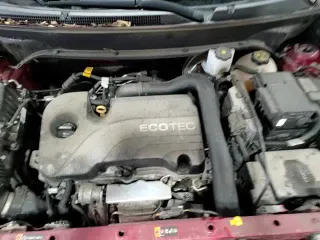 ✅ 2018 Chevrolet Equinox Premier • VIN: 2GNAXVEV1J6293313 • Lot: 89710725. Listed on Copart with 83,763 mi. Free auction sales archive from the USA and detailed vehicle history report at DreamBid. Image 16.