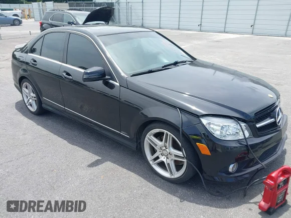 ✅ 2010 Mercedes-Benz C 300 Luxury • VIN: WDDGF5EBXAR101506 • Лот: 45389196. Опубликован ранее на IAAI с пробегом 129 809 миль. Бесплатный доступ к архиву аукционных продаж из США и подробный отчёт об истории автомобиля на DreamBid. Изображение 1.