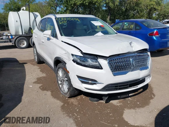 ✅ 2019 Lincoln MKC Standard • VIN: 5LMCJ1D90KUL46921 • Lot: 43310698. Listed on IAAI with 21,979 mi. Free auction sales archive from the USA and detailed vehicle history report at DreamBid. Image 1.