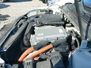 ✅ 2016 Lincoln MKZ Hybrid • VIN: 3LN6L2LU0GR629386 • Lot: 43548425. Wystawiony na IAAI z przebiegiem 100 053 mil. Bezpłatny archiwum sprzedaży aukcyjnych z USA i szczegółowy raport historii pojazdu na DreamBid. Zdjęcie 19.