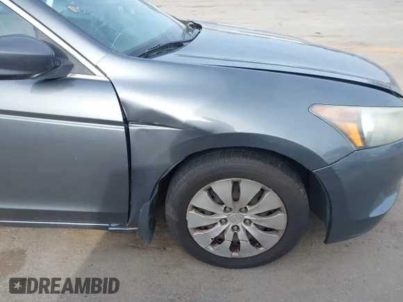 ✅ 2010 Honda Accord LX • VIN: 1HGCP2F33AA055058 • Lot: 44463264. Wystawiony na IAAI z przebiegiem 279 058 mil. Bezpłatny archiwum sprzedaży aukcyjnych z USA i szczegółowy raport historii pojazdu na DreamBid. Zdjęcie 6.