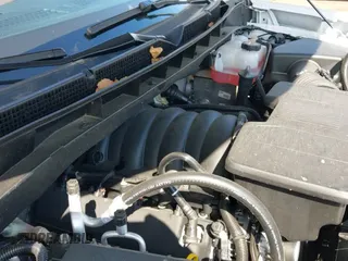 ✅ 2025 GMC Yukon Denali • VIN: 1GKS2DRL0SR284000 • Lot: 43153157. Listed on IAAI with 5,631 mi. Free auction sales archive from the USA and detailed vehicle history report at DreamBid. Image 19.