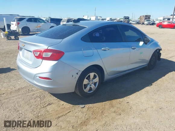 ✅ 2017 Chevrolet Cruze LS • VIN: 1G1BC5SMXH7252489 • Lot: 44607012. Wystawiony na IAAI z przebiegiem 134 248 mil. Bezpłatny archiwum sprzedaży aukcyjnych z USA i szczegółowy raport historii pojazdu na DreamBid. Zdjęcie 4.