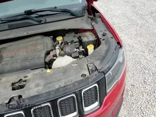 ✅ 2018 Jeep Compass Altitude • VIN: 3C4NJCBBXJT503252 • Lot: 54716095. Wystawiony na Copart z przebiegiem 72 889 mil. Bezpłatny archiwum sprzedaży aukcyjnych z USA i szczegółowy raport historii pojazdu na DreamBid. Zdjęcie 13.