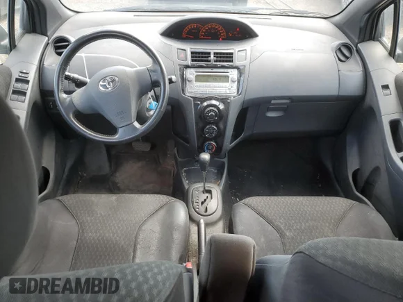 ✅ 2007 Toyota Yaris LE • VIN: JTDKT923375037116 • Лот: 64673654. Опубликован ранее на Copart с пробегом 182 766 миль. Бесплатный доступ к архиву аукционных продаж из США и подробный отчёт об истории автомобиля на DreamBid. Изображение 8.