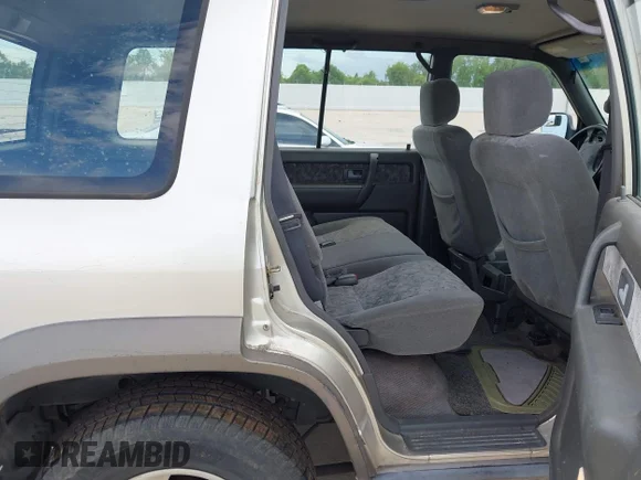 ✅ 2000 Isuzu Trooper S • VIN: JACDJ58X5Y7J00965 • Lot: 43294304. Listed on IAAI with 203,958 mi. Free auction sales archive from the USA and detailed vehicle history report at DreamBid. Image 8.