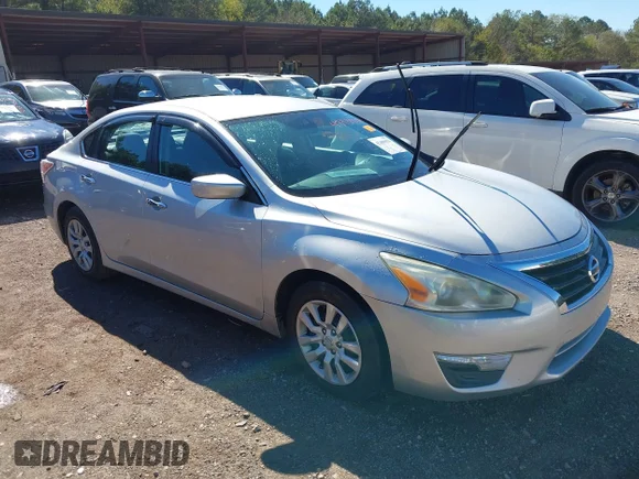 ✅ 2015 Nissan Altima SV • VIN: 1N4AL3AP1FC423160 • Лот: 43489076. Опубліковано раніше на IAAI з пробігом 136 707 миль. Безкоштовний доступ до архіву аукціонних продажів зі США та докладний звіт про історію автомобіля на DreamBid. Зображення 1.