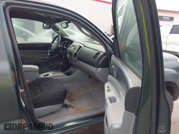 ✅ 2010 Toyota Tacoma PreRunner • VIN: 3TMJU4GN2AM096987 • Lot: 43944029. Wystawiony na IAAI z przebiegiem 106 581 mil. Bezpłatny archiwum sprzedaży aukcyjnych z USA i szczegółowy raport historii pojazdu na DreamBid. Zdjęcie 5.