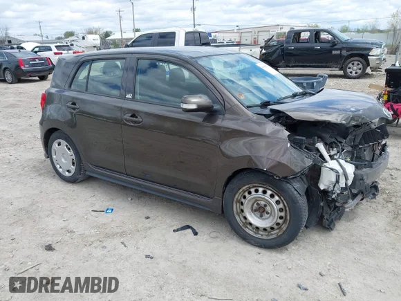 ✅ 2011 Scion xD • VIN: JTKKU4B45B1008962 • Lot: 45045653. Wystawiony na IAAI z przebiegiem 132 902 mil. Bezpłatny archiwum sprzedaży aukcyjnych z USA i szczegółowy raport historii pojazdu na DreamBid. Zdjęcie 1.