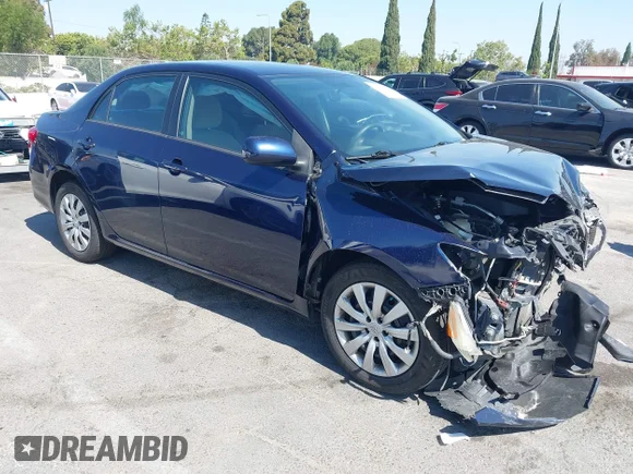 ✅ 2012 Toyota Corolla LE • VIN: 2T1BU4EE0CC851296 • Lot: 45150980. Wystawiony na IAAI z przebiegiem 105 896 mil. Bezpłatny archiwum sprzedaży aukcyjnych z USA i szczegółowy raport historii pojazdu na DreamBid. Zdjęcie 1.