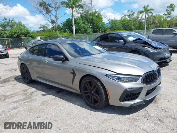 ✅ 2021 BMW M8 • VIN: WBSGV0C01MCF60475 • Лот: 43262488. Опубликован ранее на IAAI с пробегом 43 176 миль. Бесплатный доступ к архиву аукционных продаж из США и подробный отчёт об истории автомобиля на DreamBid. Изображение 1.