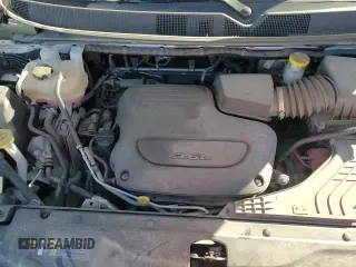 ✅ 2022 Chrysler Voyager LX • VIN: 2C4RC1CG1NR172094 • Lot: 90373965. Wystawiony na Copart z przebiegiem 31 052 mil. Bezpłatny archiwum sprzedaży aukcyjnych z USA i szczegółowy raport historii pojazdu na DreamBid. Zdjęcie 14.