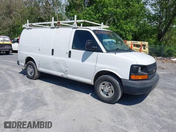 ✅ 2015 Chevrolet Express Cargo • VIN: 1GCWGFFF6F1106430 • Лот: 45063037. Опубліковано раніше на IAAI з пробігом 177 398 миль. Безкоштовний доступ до архіву аукціонних продажів зі США та докладний звіт про історію автомобіля на DreamBid. Зображення 1.