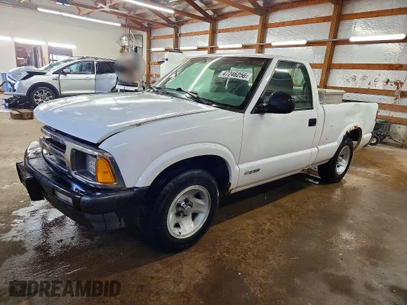✅ 1995 Chevrolet S-10 • VIN: 1GCCS1443S8234325 • Lot: 47246256. Wystawiony na Copart z przebiegiem 173 228 mil. Bezpłatny archiwum sprzedaży aukcyjnych z USA i szczegółowy raport historii pojazdu na DreamBid. Zdjęcie 1.