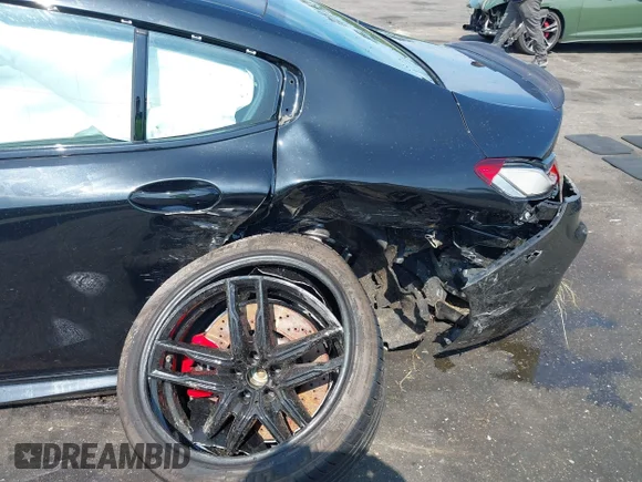 ✅ 2022 BMW M8 Competition • VIN: WBSGV0C09NCJ02570 • Lot: 42234609. Wystawiony na IAAI z przebiegiem 63 712 mil. Bezpłatny archiwum sprzedaży aukcyjnych z USA i szczegółowy raport historii pojazdu na DreamBid. Zdjęcie 6.