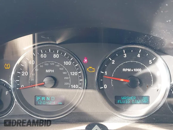 ✅ 2006 Jeep Commander Limited • VIN: 1J8HG58276C364532 • Лот: 41702113. Опубліковано раніше на IAAI з пробігом 120 424 миль. Безкоштовний доступ до архіву аукціонних продажів зі США та докладний звіт про історію автомобіля на DreamBid. Зображення 7.