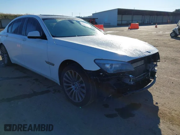 ✅ 2012 BMW 7 Series 750Li • VIN: WBAKB8C58CC964225 • Lot: 41228368. Wystawiony na IAAI z przebiegiem 94 583 mil. Bezpłatny archiwum sprzedaży aukcyjnych z USA i szczegółowy raport historii pojazdu na DreamBid. Zdjęcie 1.
