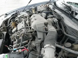 ✅ 1997 Ford Taurus G • VIN: 1FALP51U0VA295342 • Lot: 43075706. Wystawiony na IAAI z przebiegiem 135 748 mil. Bezpłatny archiwum sprzedaży aukcyjnych z USA i szczegółowy raport historii pojazdu na DreamBid. Zdjęcie 12.