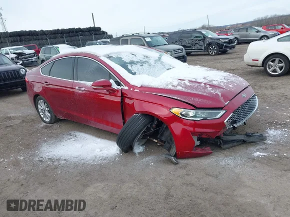 ✅ 2019 Ford Fusion Titanium • VIN: 3FA6P0SU3KR266935 • Lot: 44236361. Wystawiony na IAAI z przebiegiem 94 703 mil. Bezpłatny archiwum sprzedaży aukcyjnych z USA i szczegółowy raport historii pojazdu na DreamBid. Zdjęcie 1.