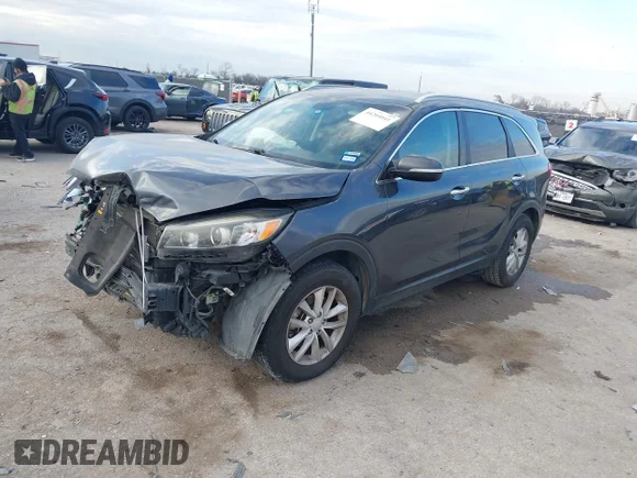 ✅ 2018 Kia Sorento LX • VIN: 5XYPG4A39JG338521 • Lot: 44204041. Wystawiony na IAAI z przebiegiem 214 205 mil. Bezpłatny archiwum sprzedaży aukcyjnych z USA i szczegółowy raport historii pojazdu na DreamBid. Zdjęcie 2.