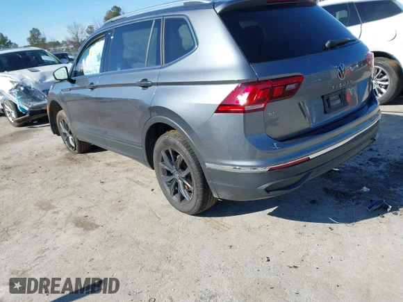 ✅ 2022 Volkswagen Tiguan SE • VIN: 3VV2B7AX0NM169500 • Lot: 44424793. Wystawiony na IAAI z przebiegiem 72 390 mil. Bezpłatny archiwum sprzedaży aukcyjnych z USA i szczegółowy raport historii pojazdu na DreamBid. Zdjęcie 3.