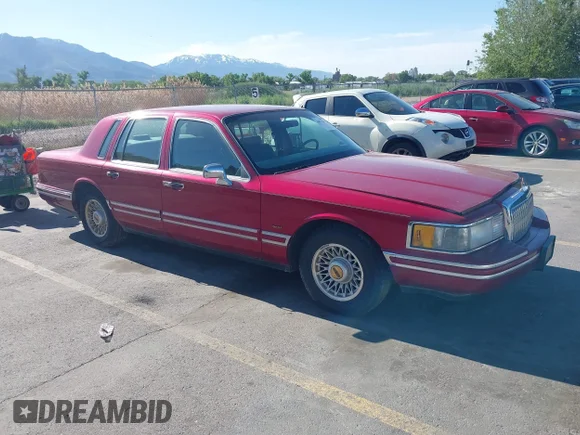 ✅ 1994 Lincoln Town Car Executive • VIN: 1LNLM81W6RY729214 • Lot: 44977285. Wystawiony na IAAI z przebiegiem Nie podano. Bezpłatny archiwum sprzedaży aukcyjnych z USA i szczegółowy raport historii pojazdu na DreamBid. Zdjęcie 1.