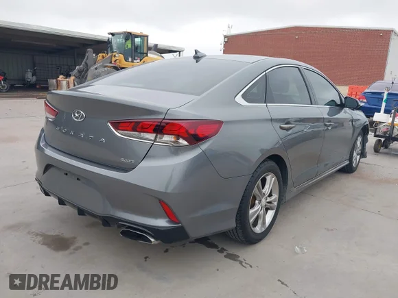 ✅ 2019 Hyundai Sonata Limited • VIN: 5NPE34AF5KH739992 • Lot: 44556964. Wystawiony na IAAI z przebiegiem 60 415 mil. Bezpłatny archiwum sprzedaży aukcyjnych z USA i szczegółowy raport historii pojazdu na DreamBid. Zdjęcie 4.